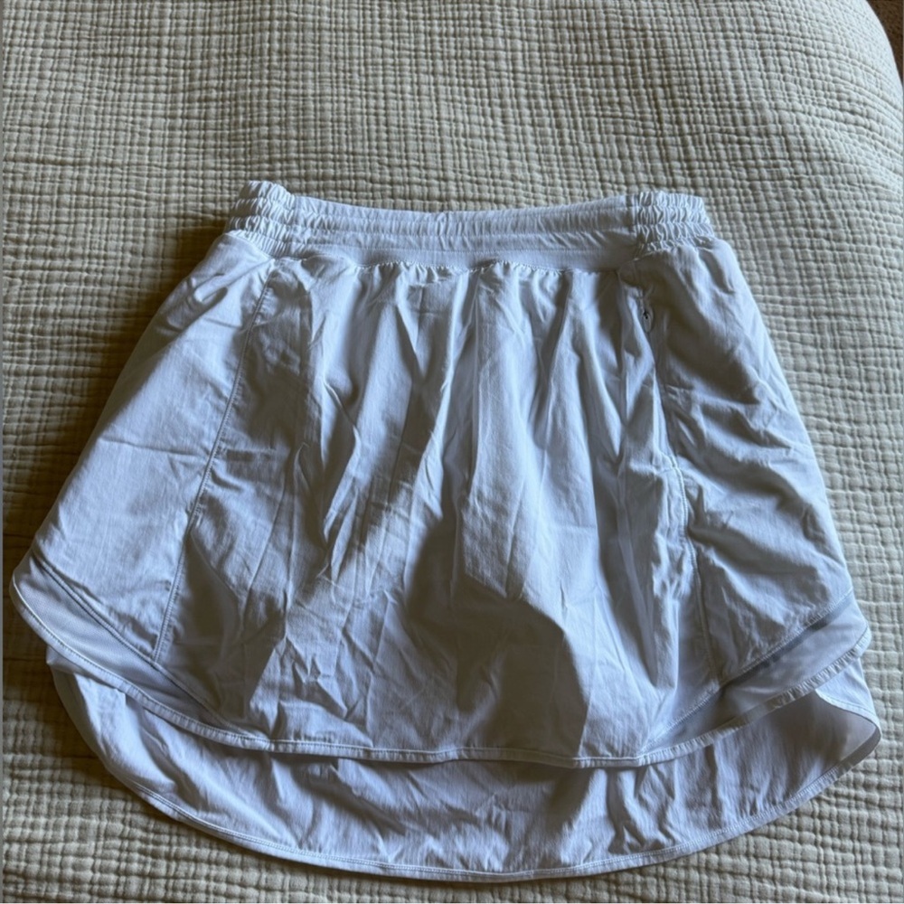 lululemon hotty hot tennis skirt - Picture 5 of 8